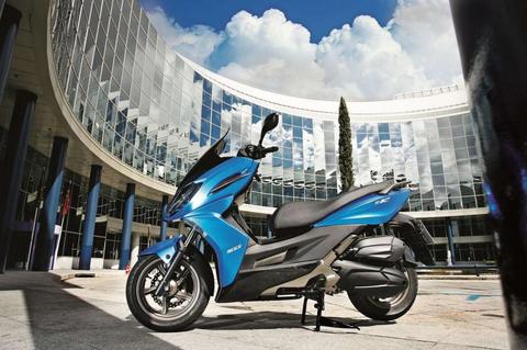 prova-kymco-k-xct-125300-ottima-e-godibile_hd_35041[1].jpg